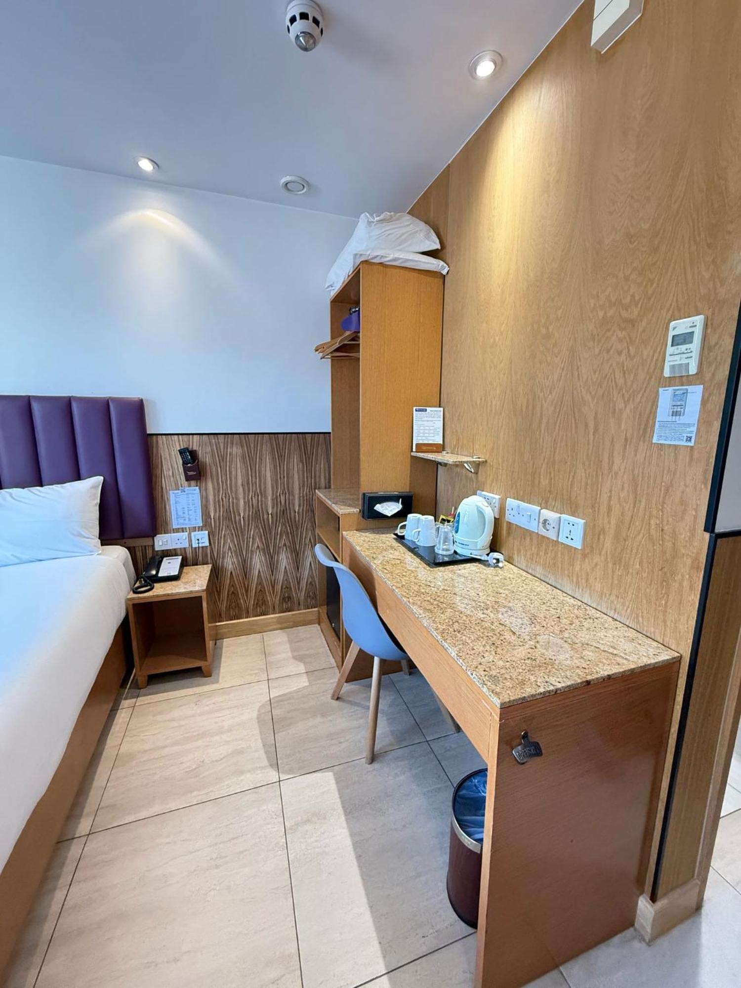 Hotel Mambo 190 *